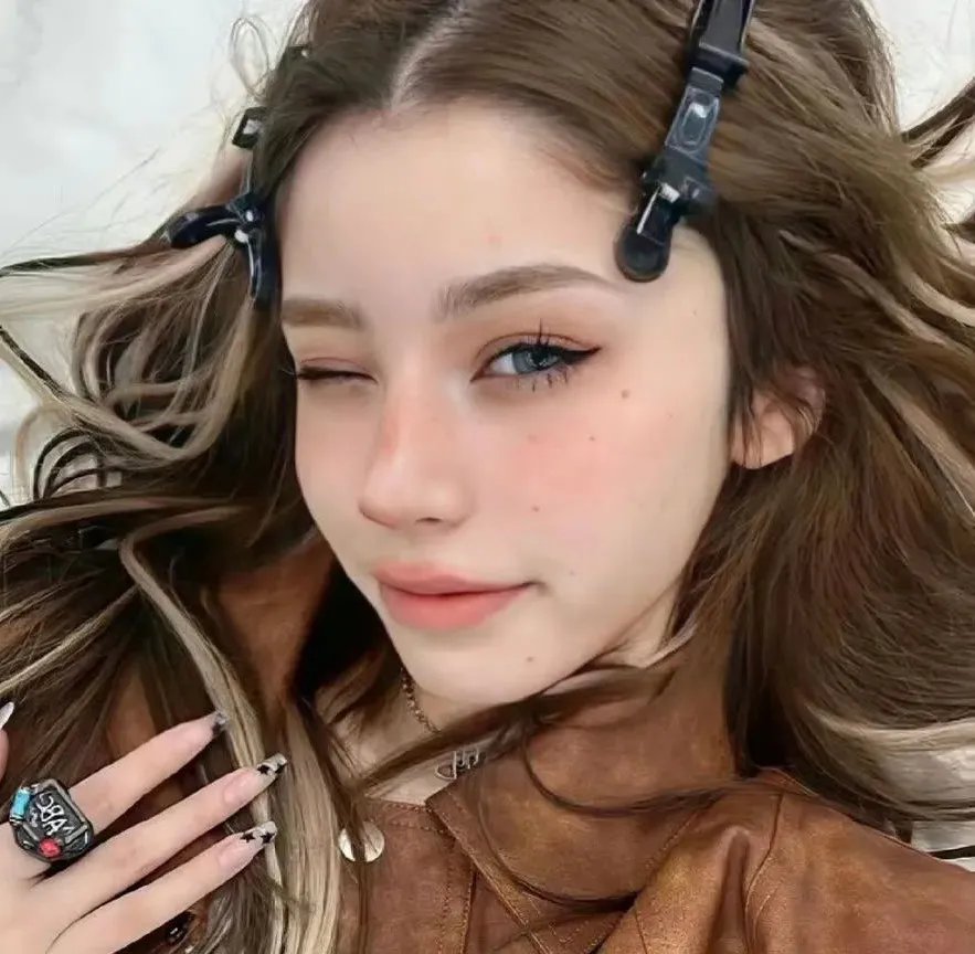 金蛇闹春从同学会现场开始